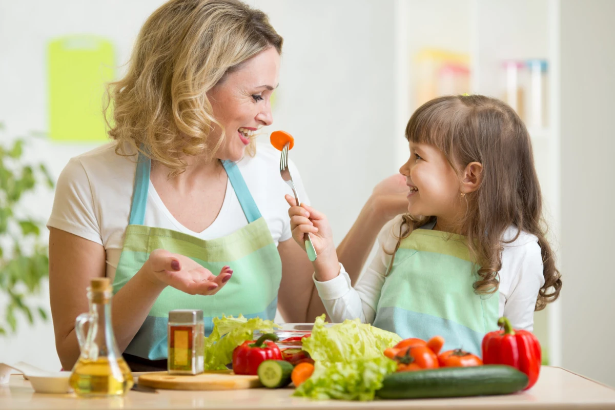 Η μητέρα αποτελεί το κυριότερο πρότυπο διατροφής για τα παιδιά